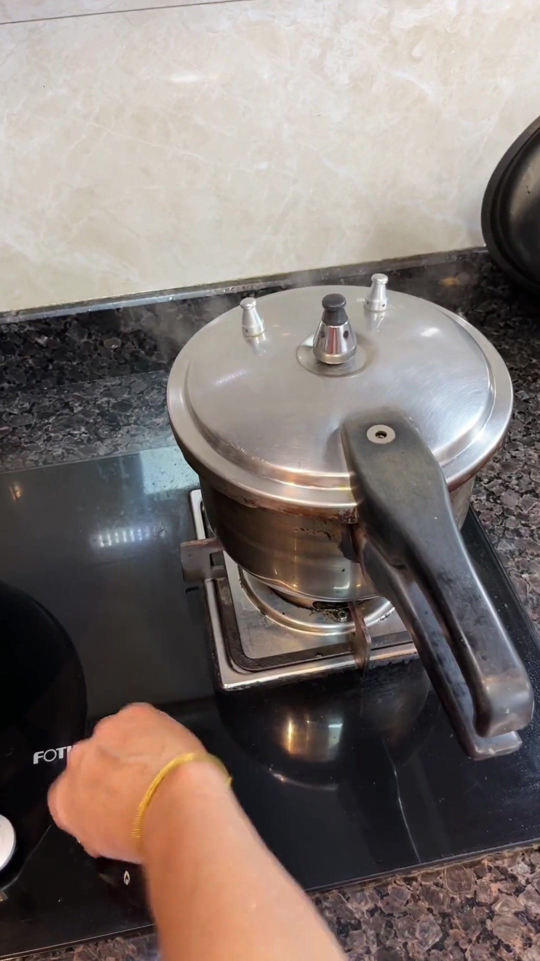 潮汕家常菜排骨燕麦粥详细做法分享给大家