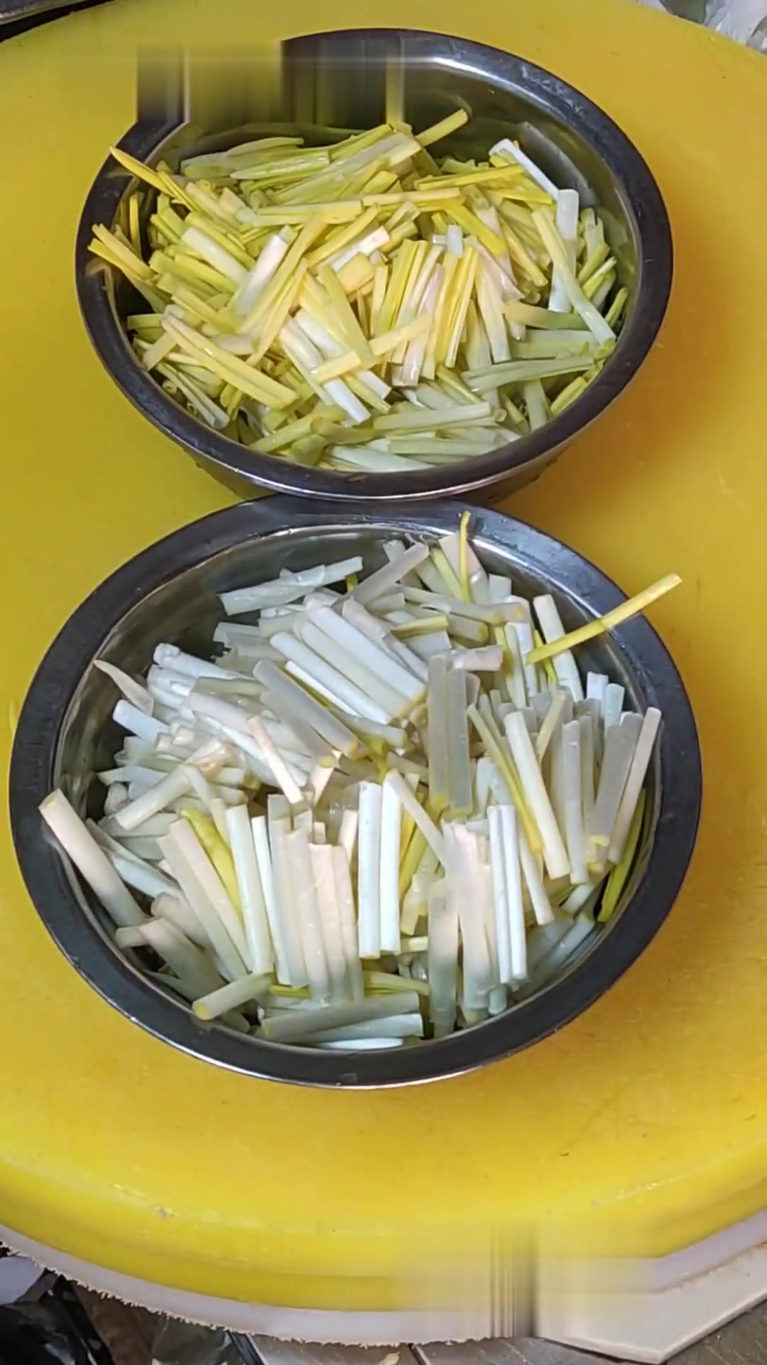美食蒜黄炒肉丝教程