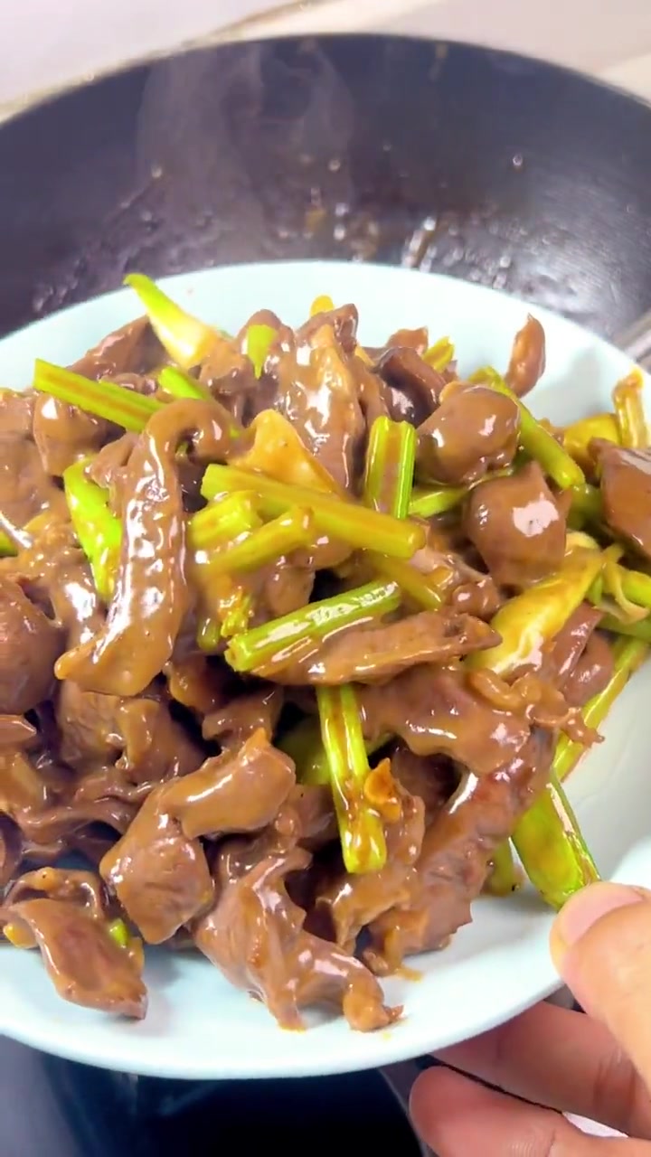 惠安很经典的菜鱼露炒猪心，味道很独特，特别好吃