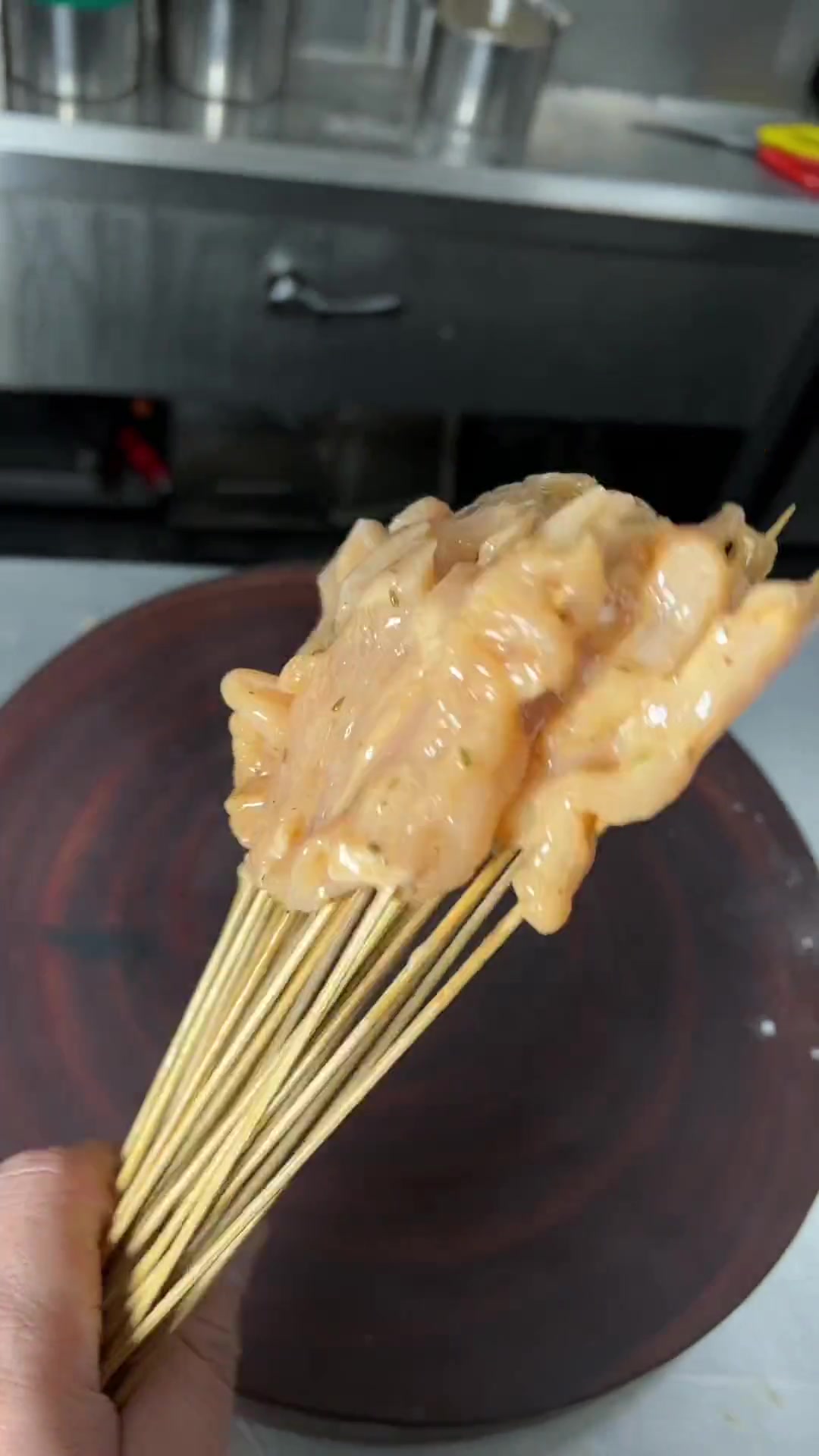 鸡肉小串这样做，鲜嫩入味超好吃！快试试吧！