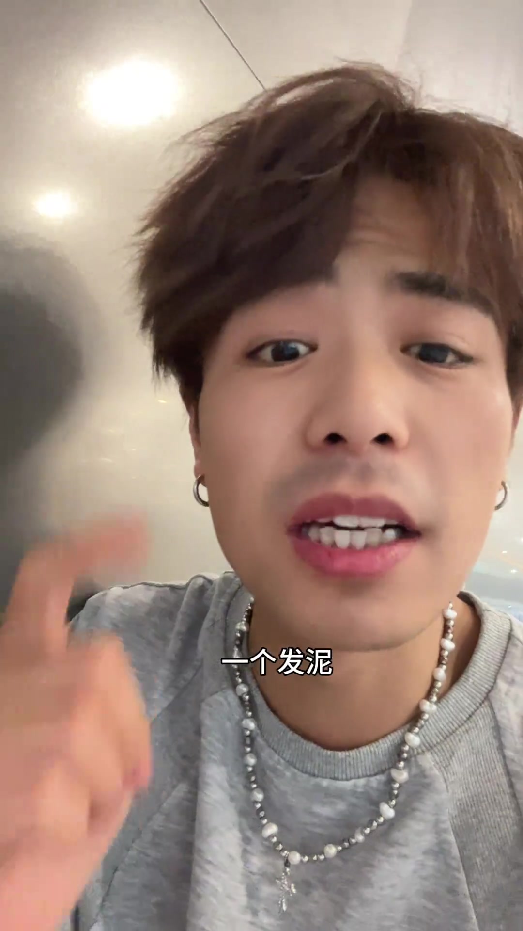 男生发型推荐,卷毛还是微分碎盖更受欢迎