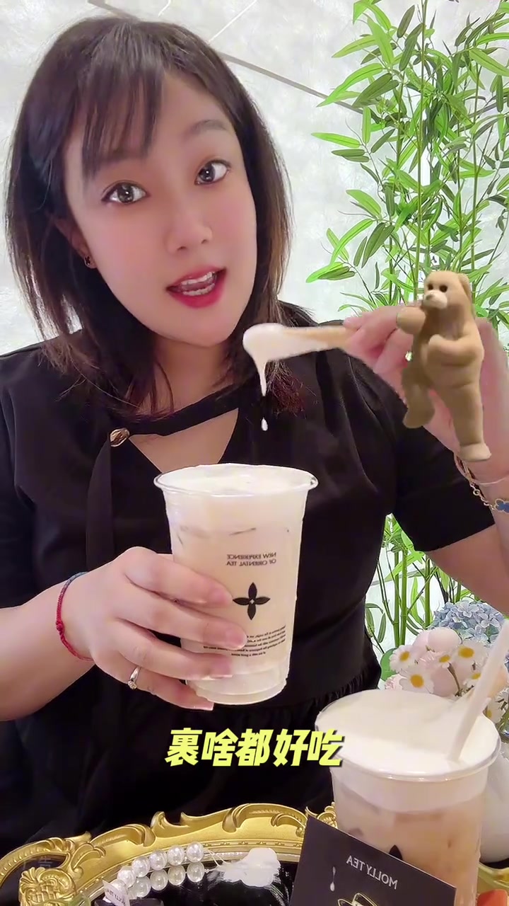 来茉莉奶白点一杯提拉米苏，点燃芝士蛋糕！