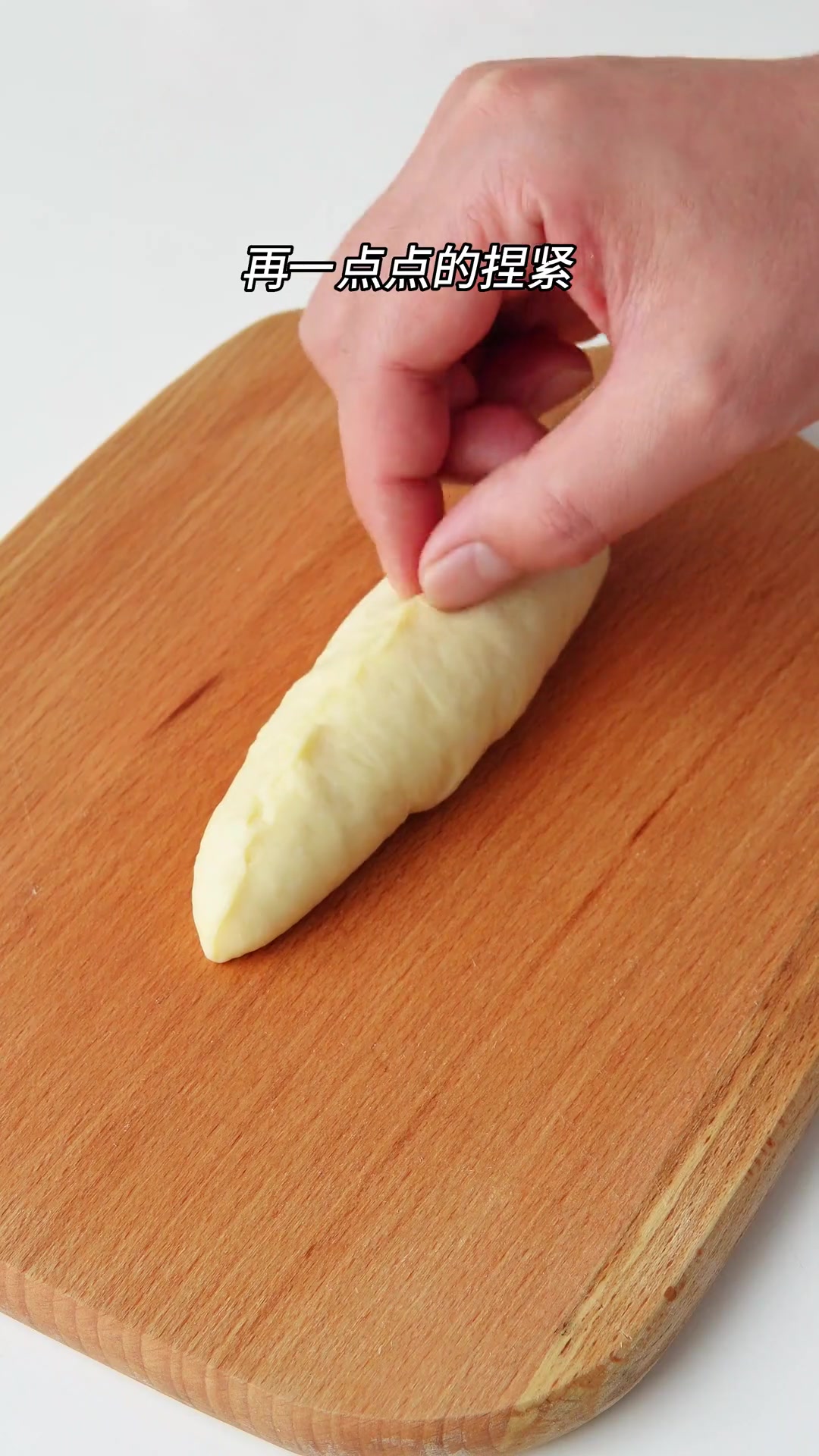 用几种简单食材，就能做儿时吵着让妈妈买的老式奶油面包
