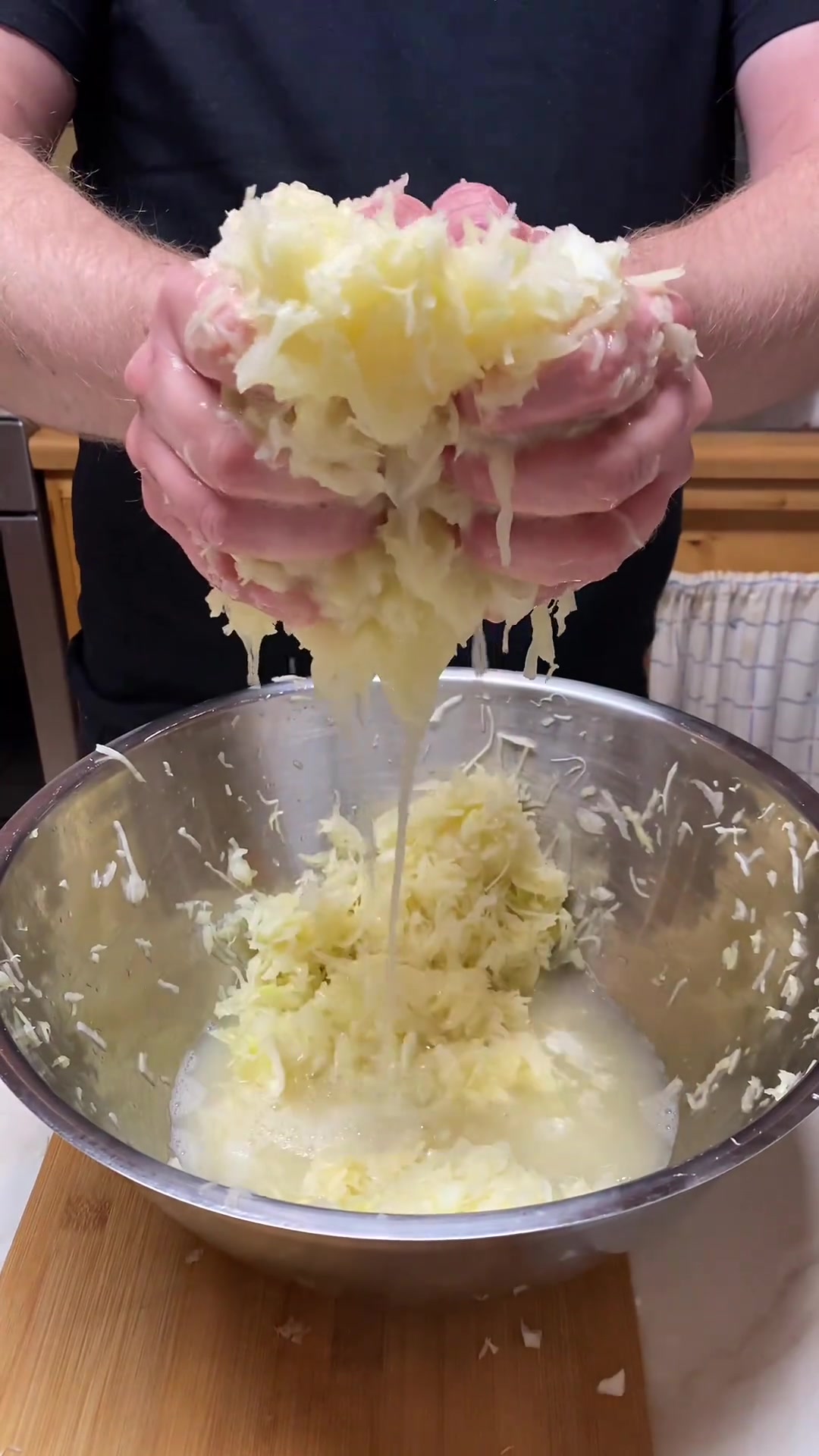 今天介绍大家传统德国酸菜的做法,不知道东北人怎么做酸菜?