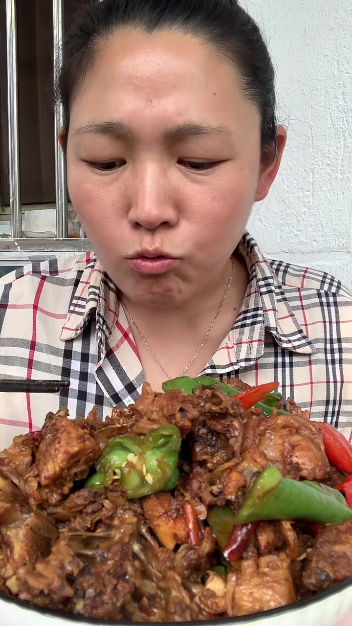麻辣鸡架子超香，还有多味鸡脖子鸡皮！