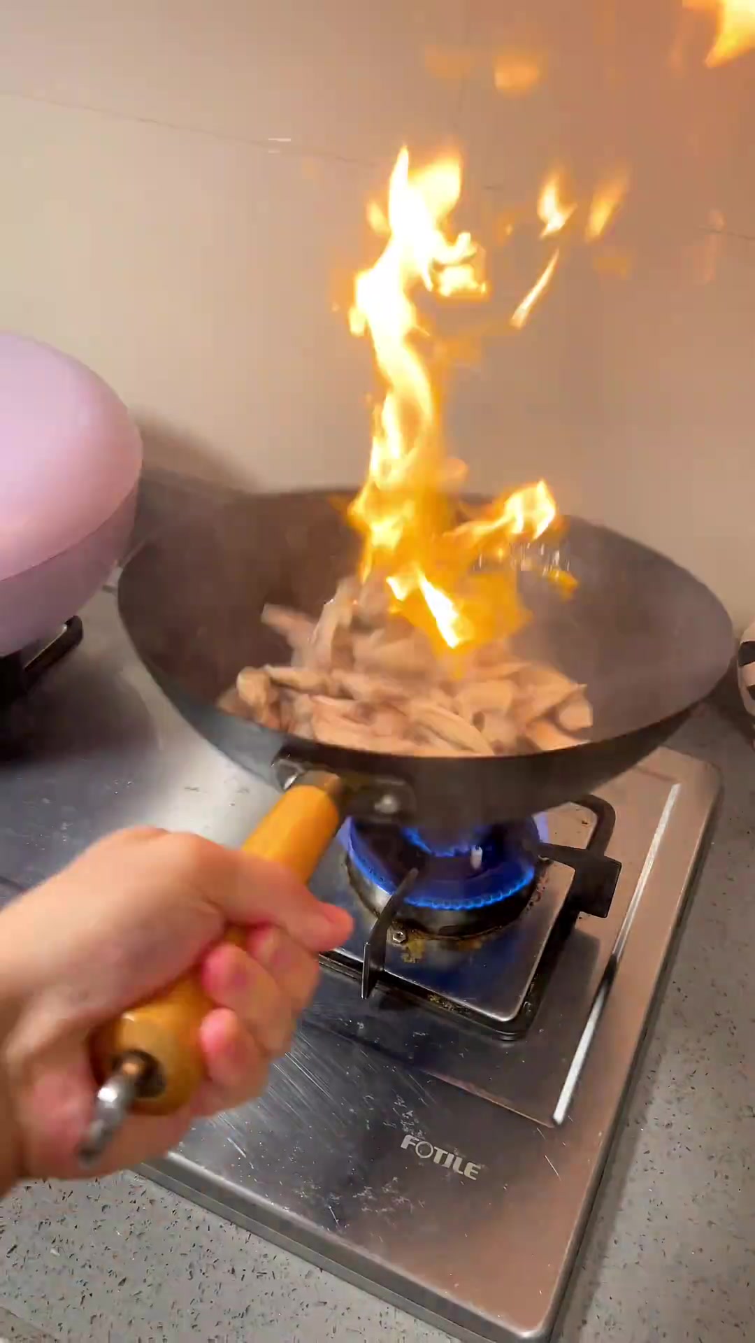 嘴馋必做的辣炒鸡翅尖，味道绝了呀！