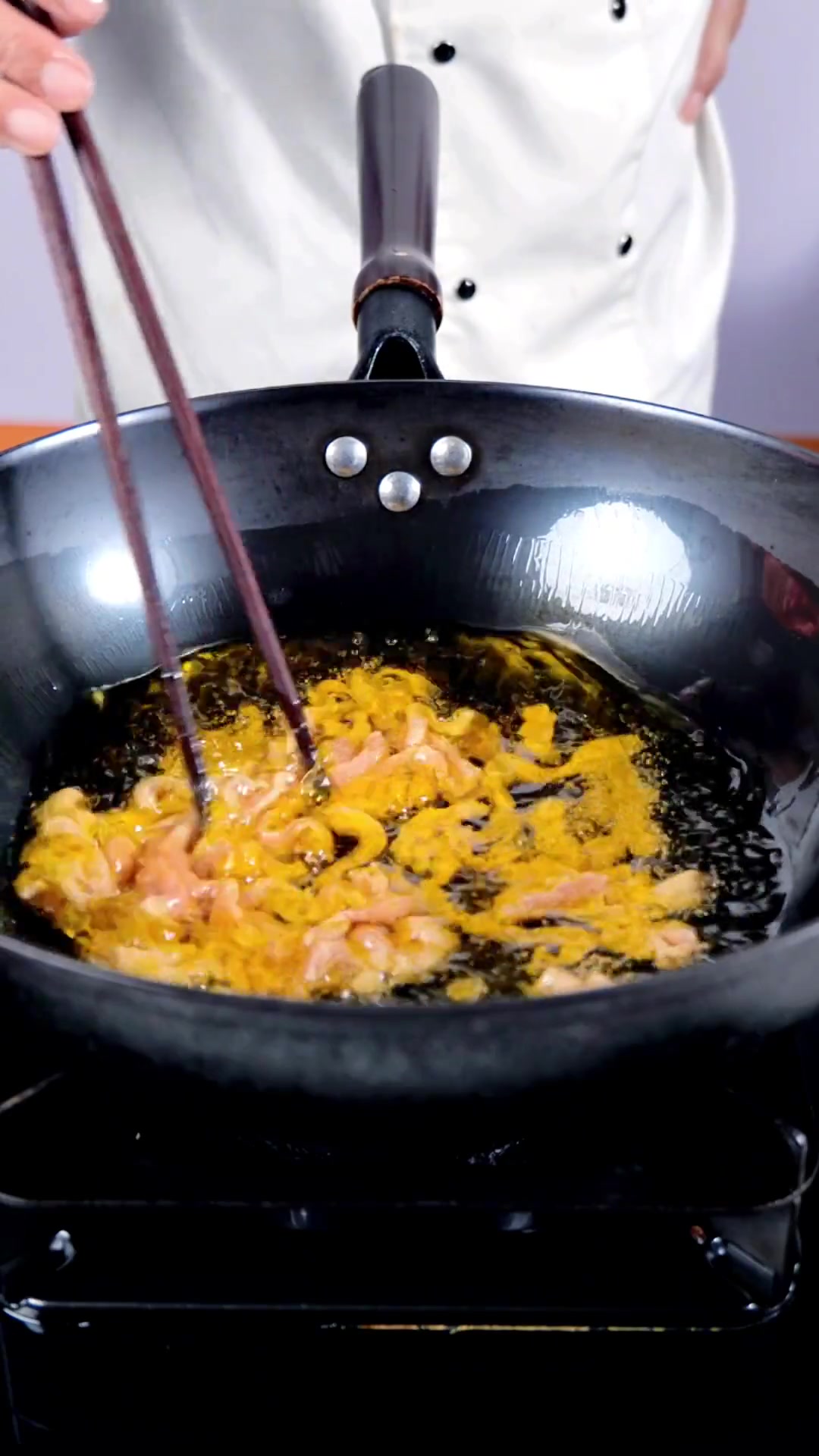 肉丝炒河粉，因为有些人不吃牛肉