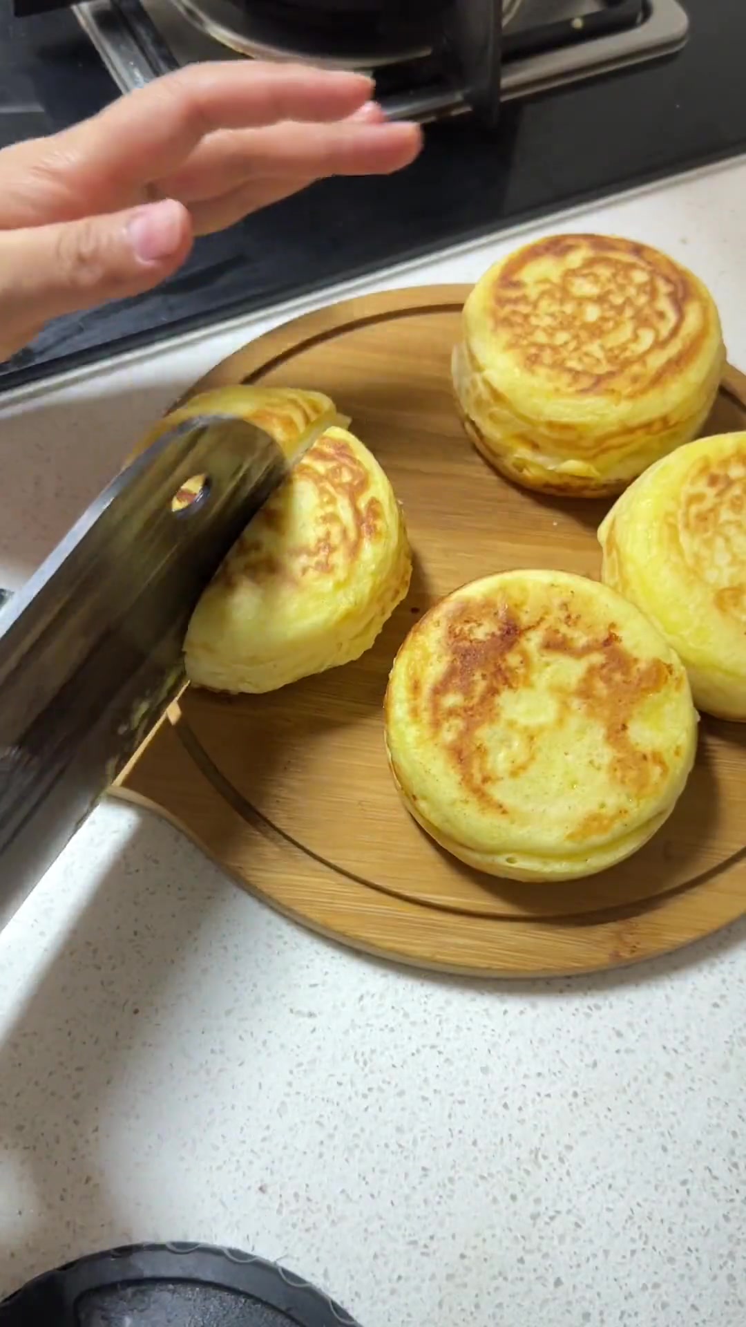 学校门口很火的青椒土豆丝饼，在家也能做，酥酥脆脆的嘎嘎好吃