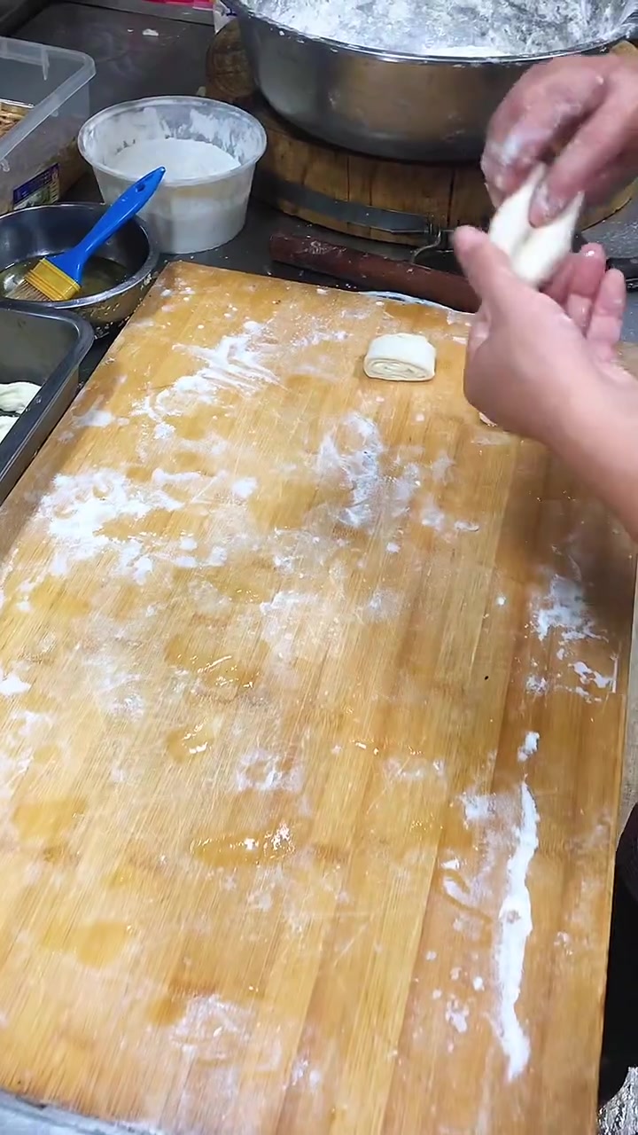 春喜野生鲤鱼做鱼龟卷子,做法超香快来学!