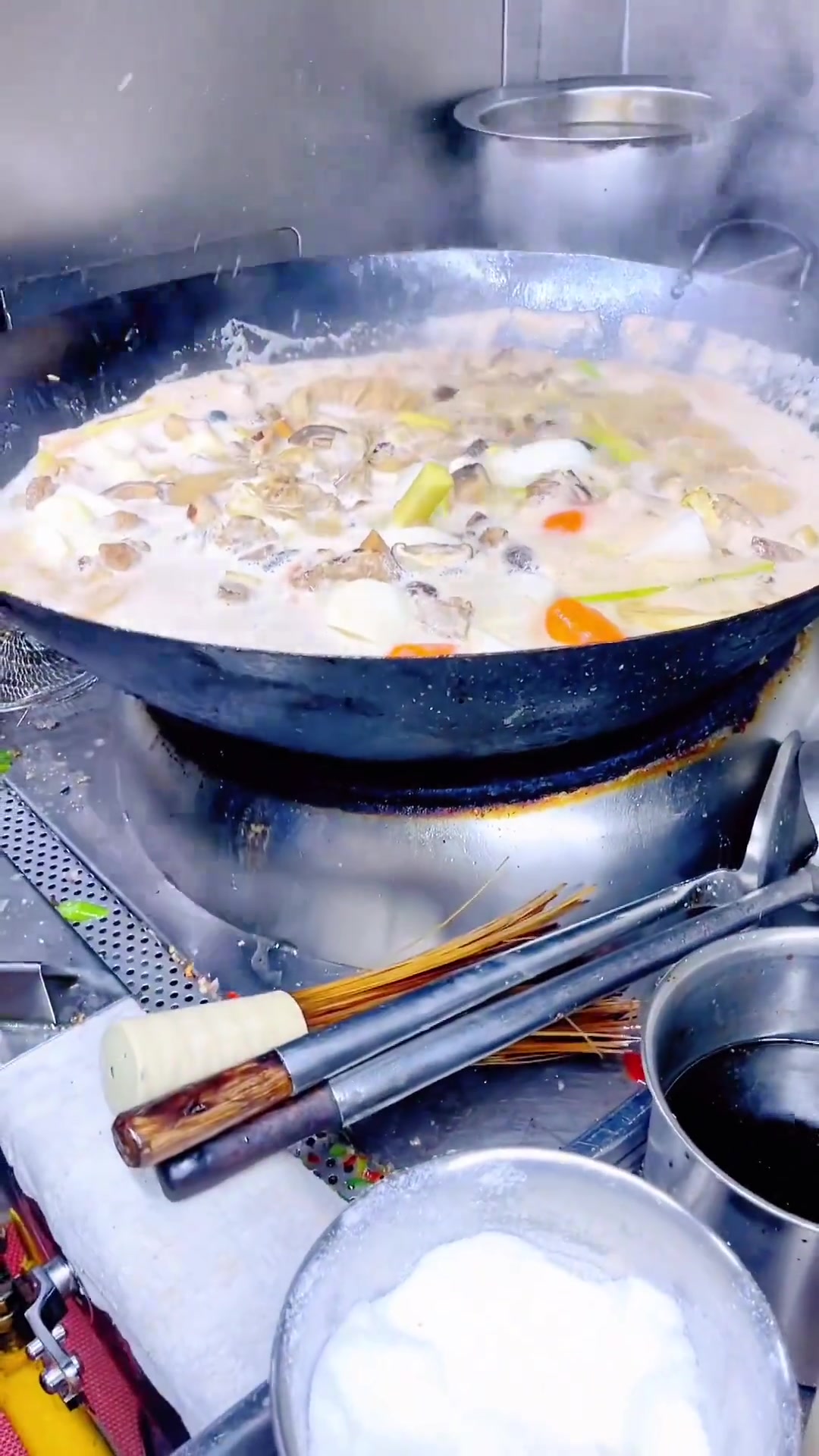 经典粤式支竹羊肉煲来了