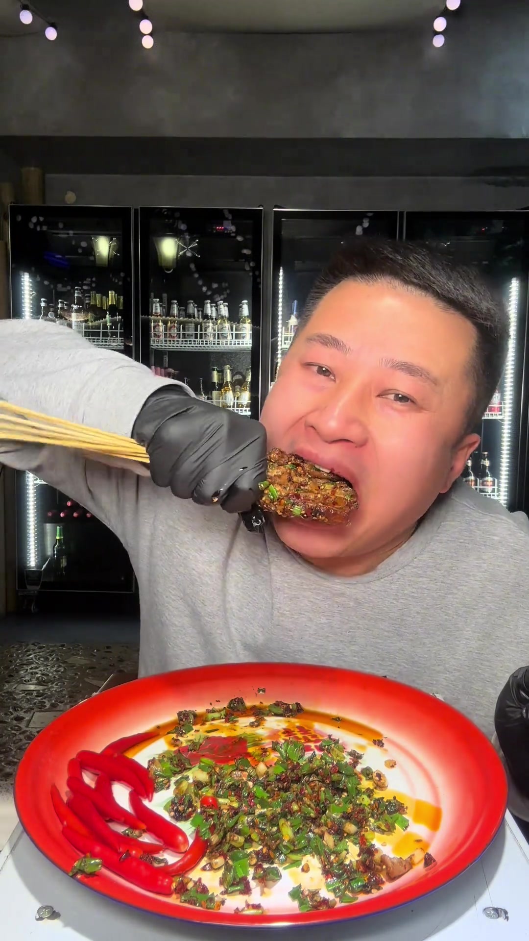 哈尔滨烧烤铁板串就小米辣