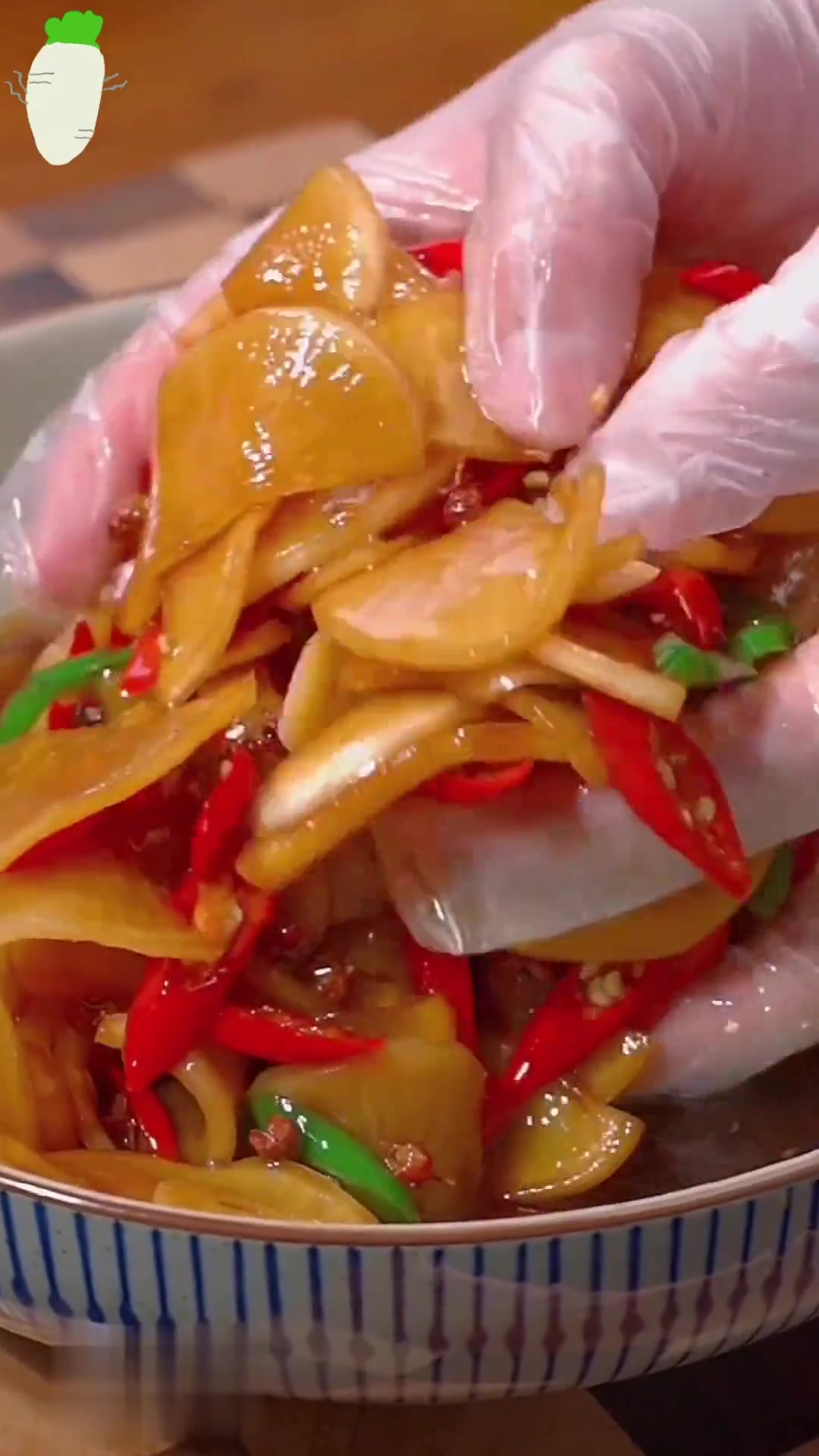 萝卜赛人参,像我这样做个凉拌萝卜,酸辣爽口,好吃有解腻,爽脆不辛辣~