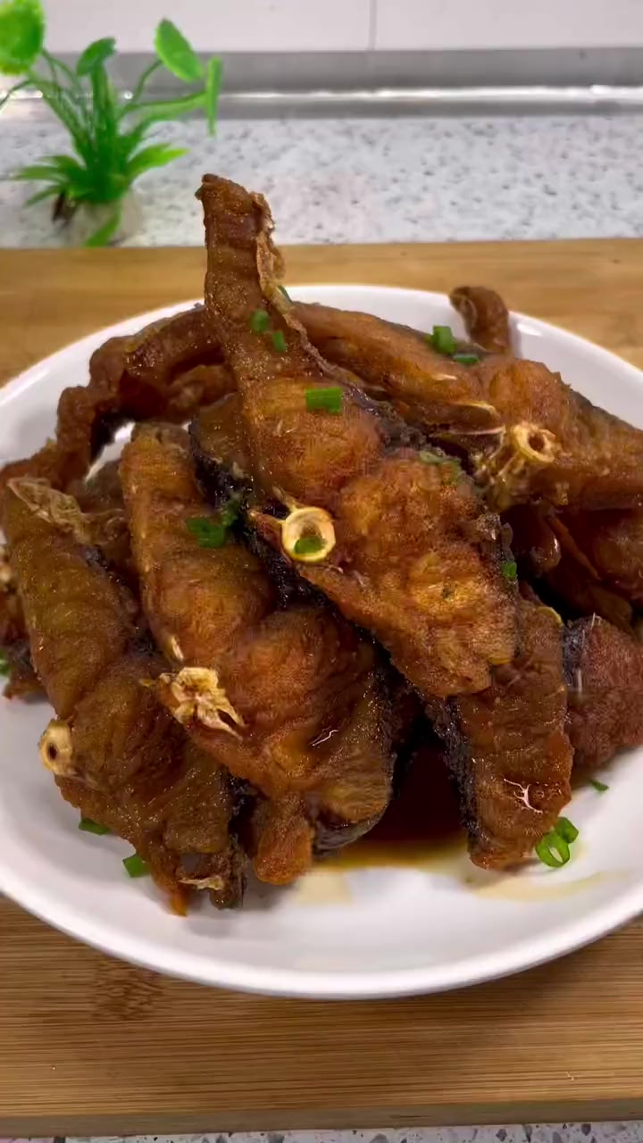 上海熏鱼做法,干香酥脆咸鲜回甜,不会做就看完