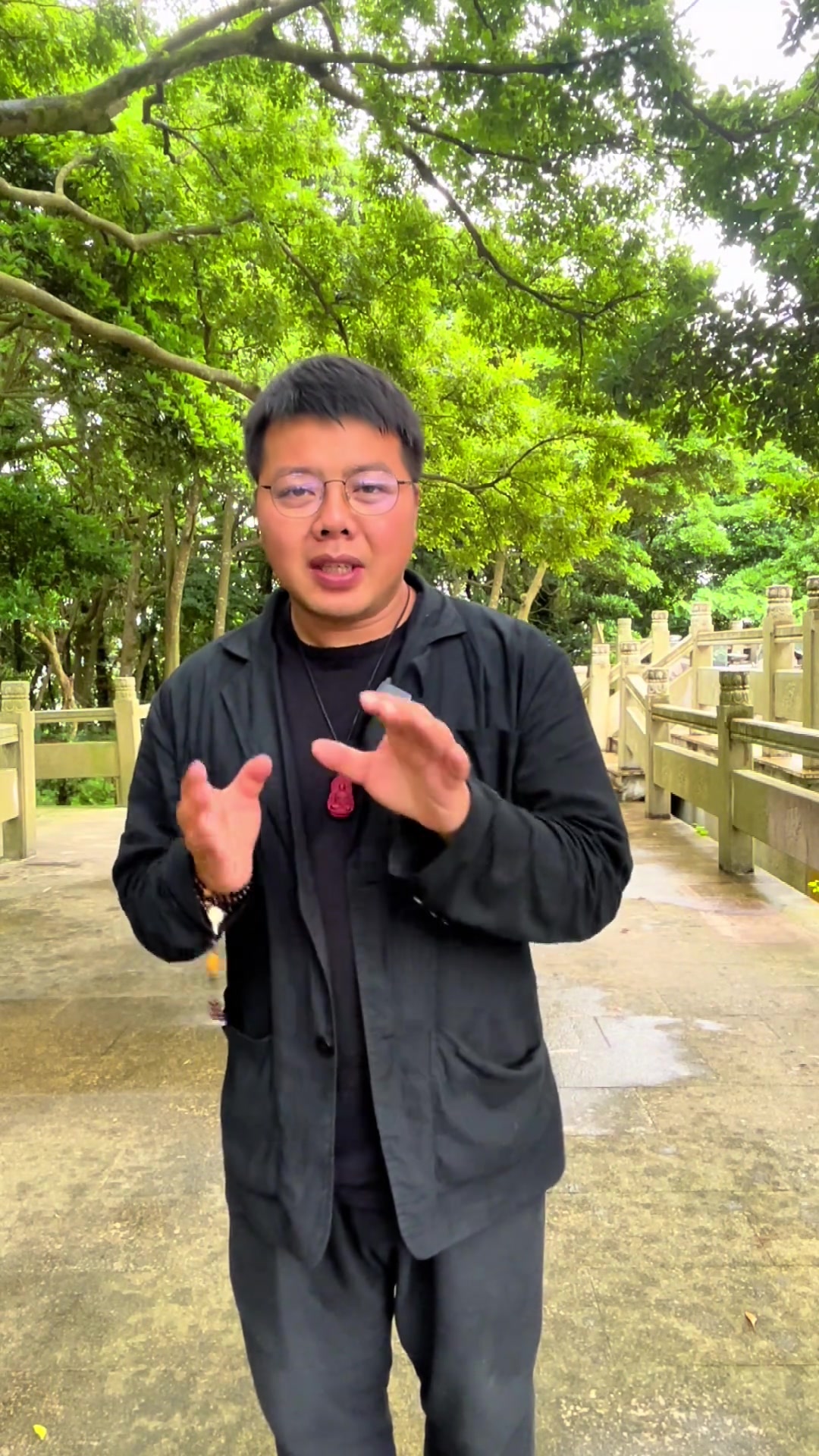 寺院里，师父念经时敲木鱼，有什么特殊含义