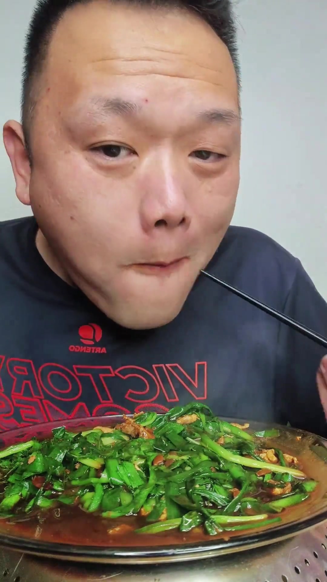 经典菜系翻车现场,酒炒鸡蛋酱多,酒盖饭啥味?