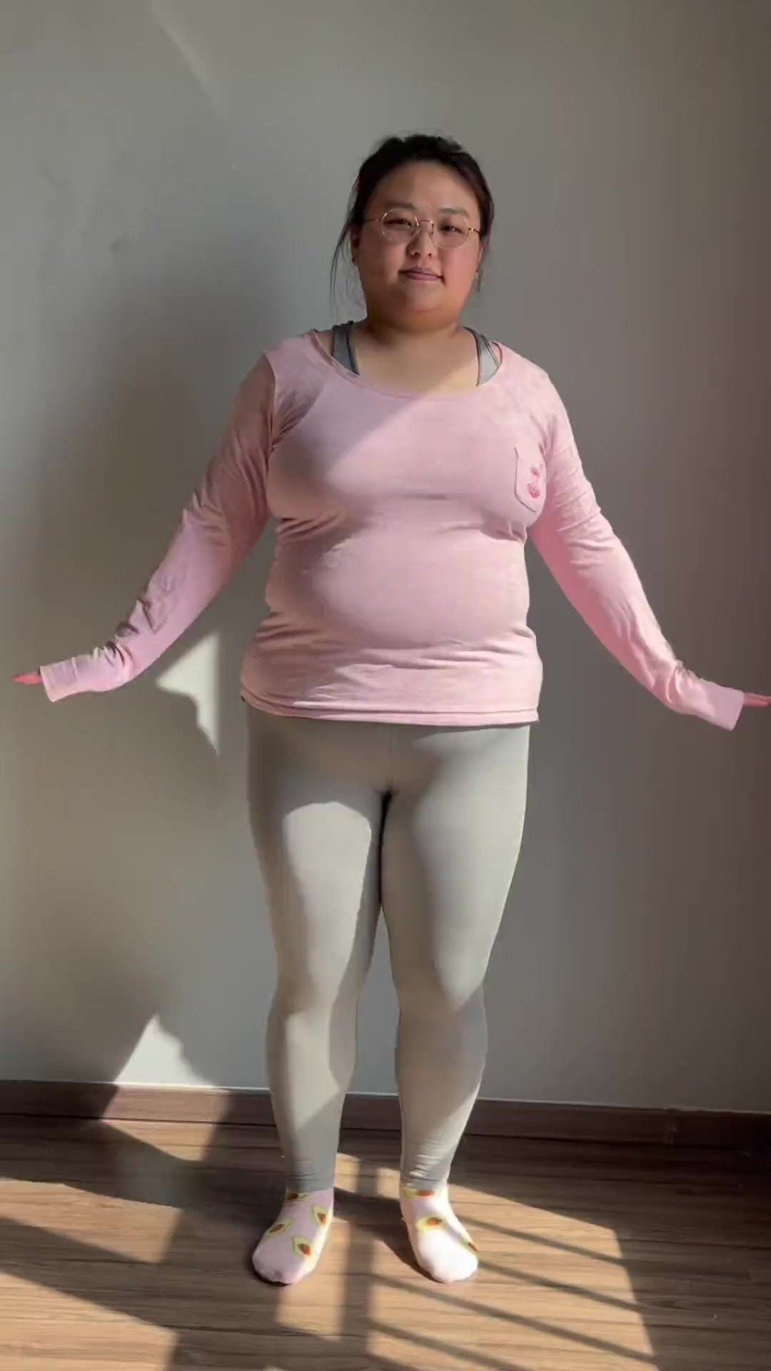 吃瘦60斤今天用电饭煲做出了一滴油都没放的低卡铁板鱿鱼!真的好好掐