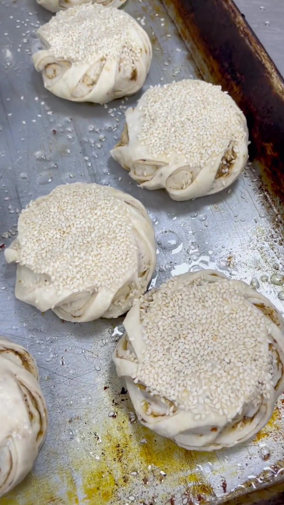 你老家的烧饼是什么样子的呢？吃过这样的吊炉烧饼吗？