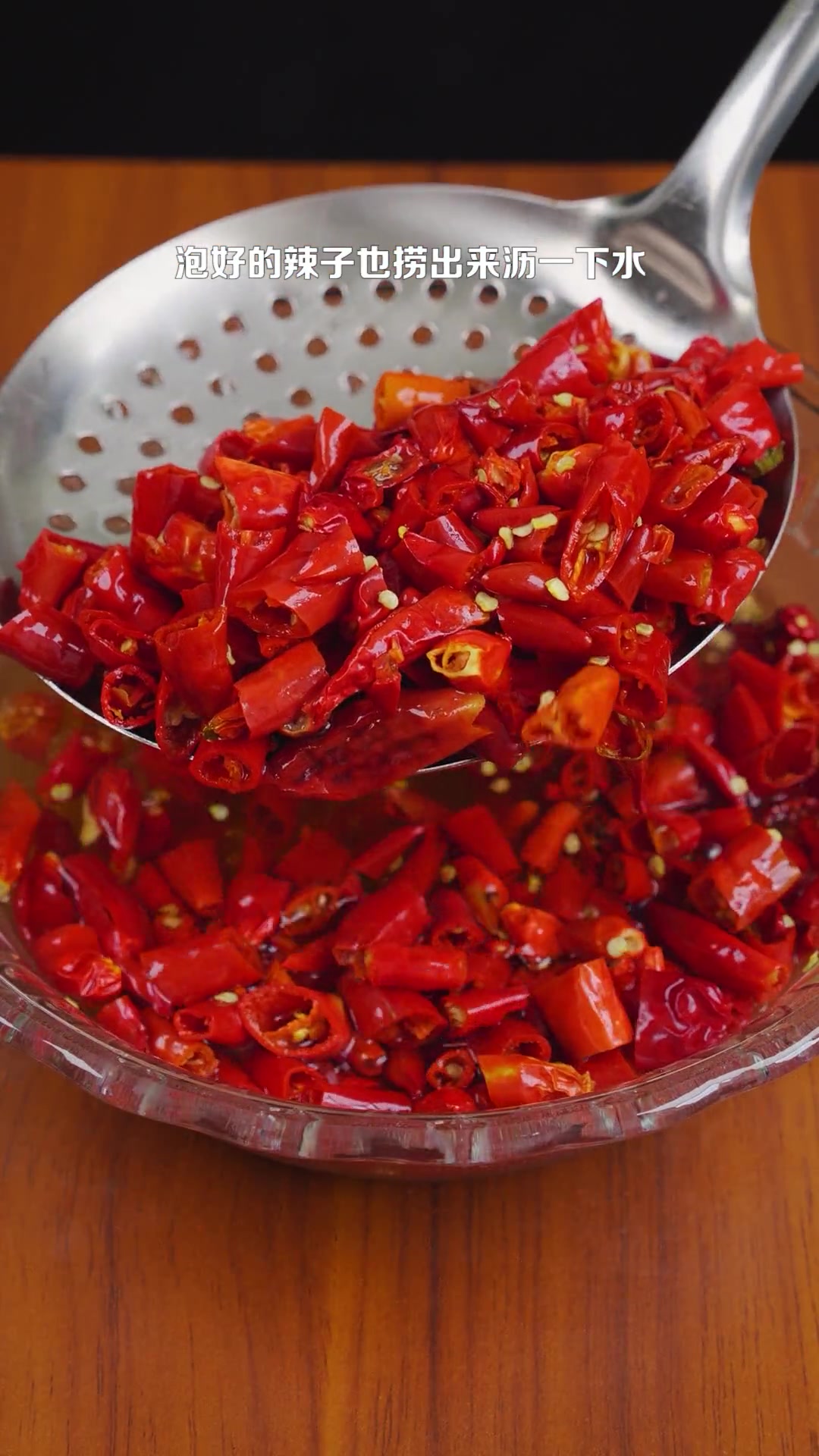 以后想吃鱼就把它做成冷吃的,随吃随取,既下酒又可以当追剧的小零食