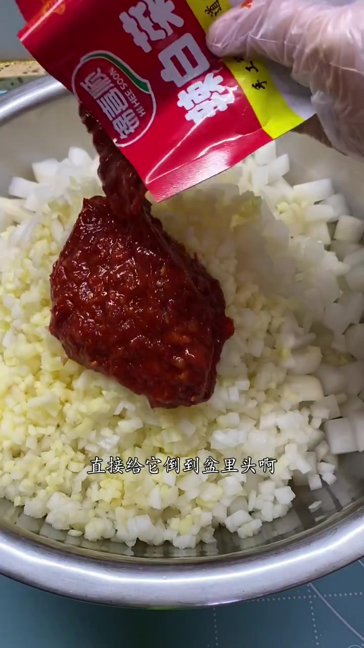 韩式泡菜萝卜这味道太正了,清脆爽口开胃的小菜,做法也简单方便,现在萝卜白菜都有是,赶紧试做