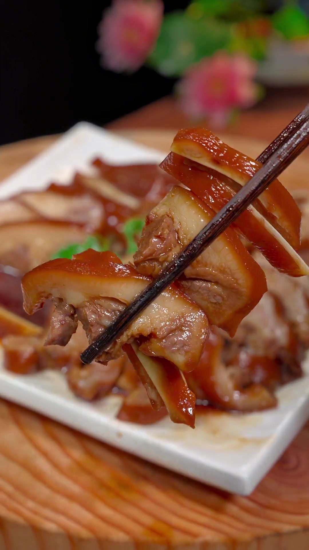 猪头肉怎么做才是最香的,肯定是这个卤猪头了,入味嫩滑超好吃又不会腻