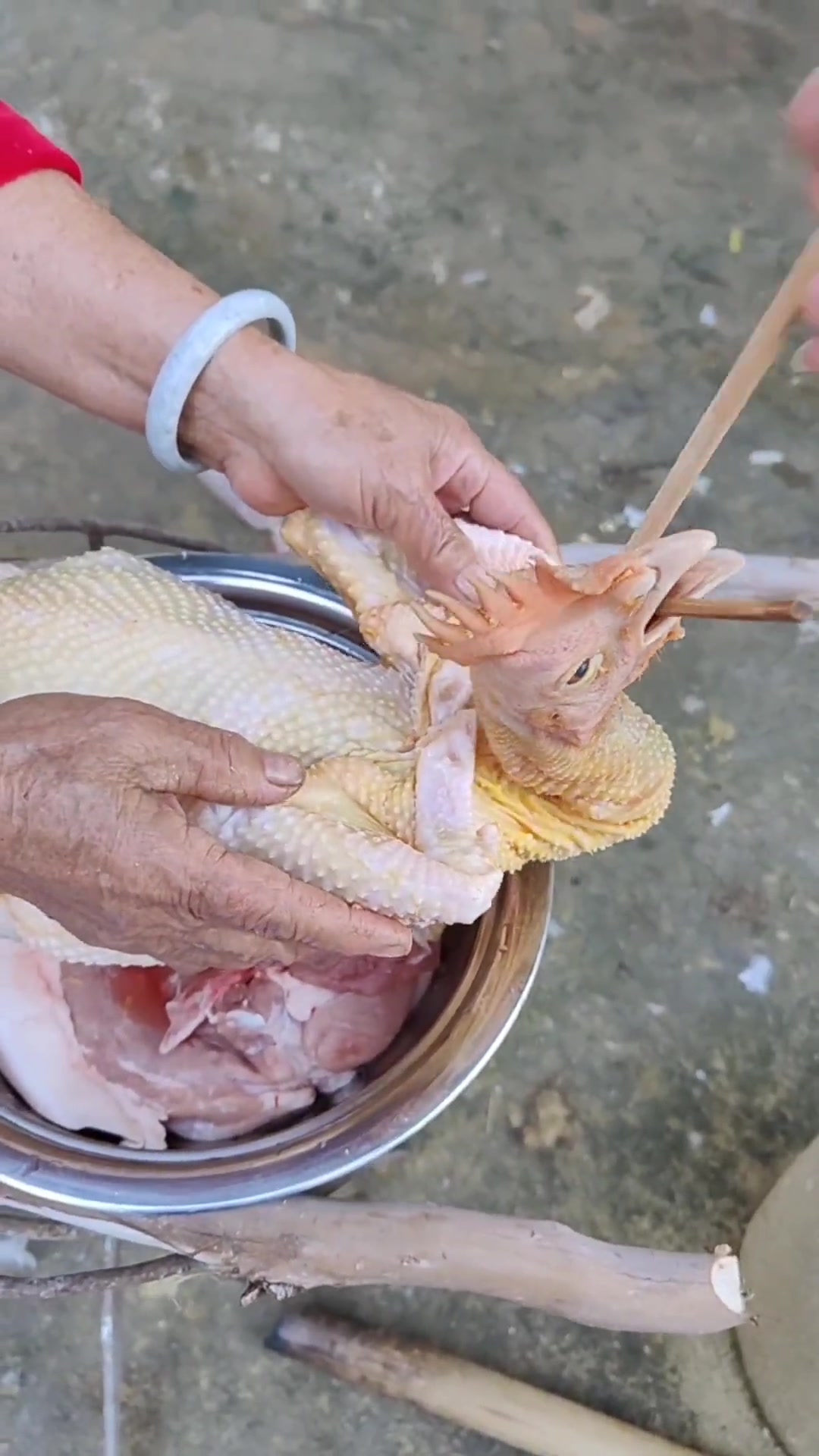 广东人习俗拜神鸡不定型，分享给大家一个用两个筷子轻松定型方法