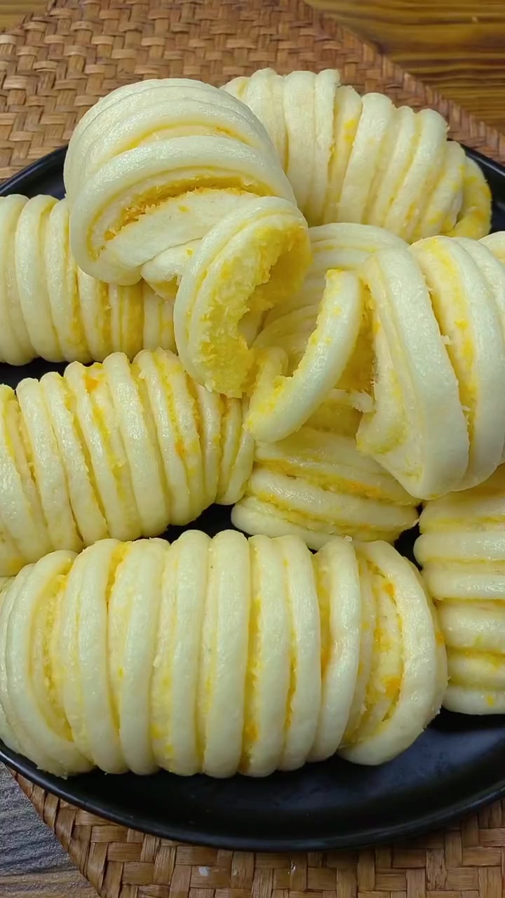 蓬松宣软的椰蓉馒头卷,做法简单一学就会!