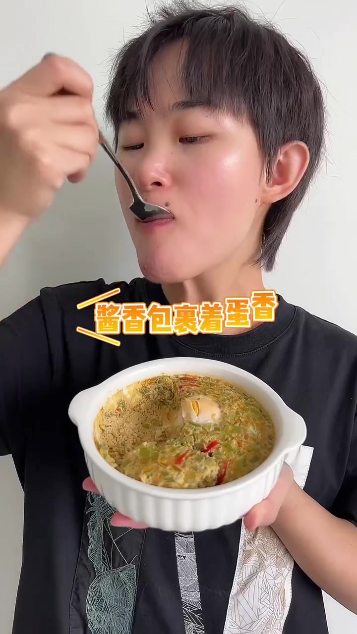 高蛋白低脂肪的辣椒鸡蛋焖子,巨好吃还做法还贼简单