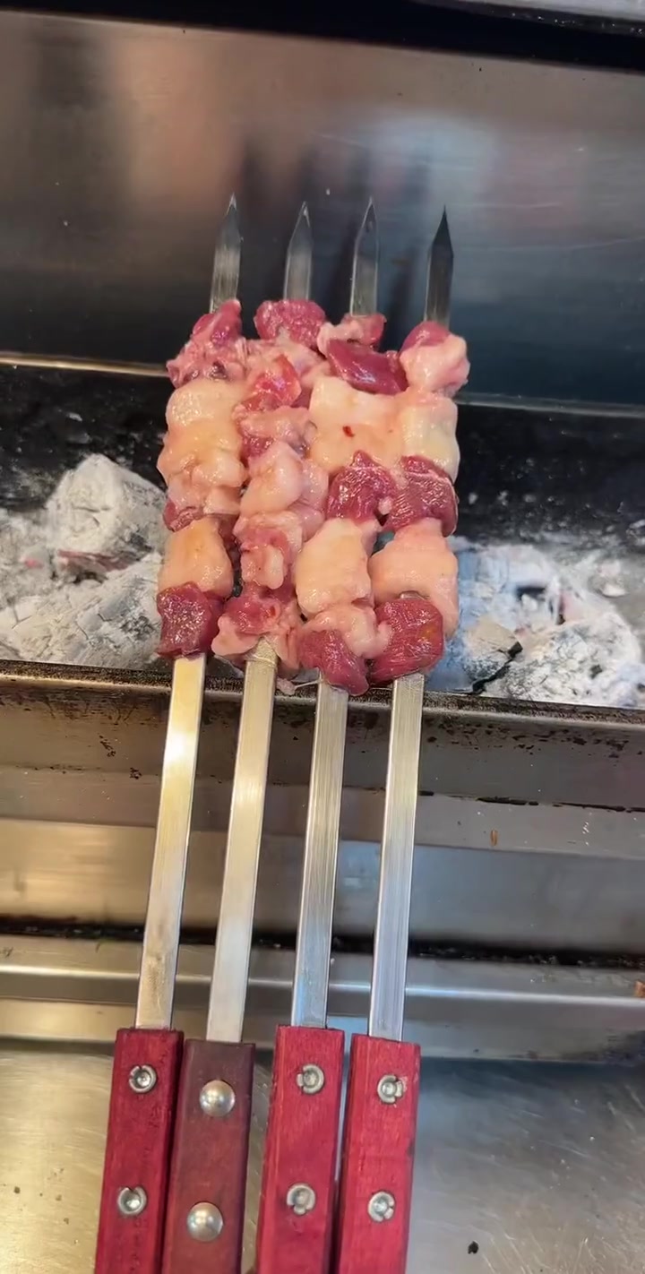 羊肉串必须腌制!教你方法,烤至冒油超香!