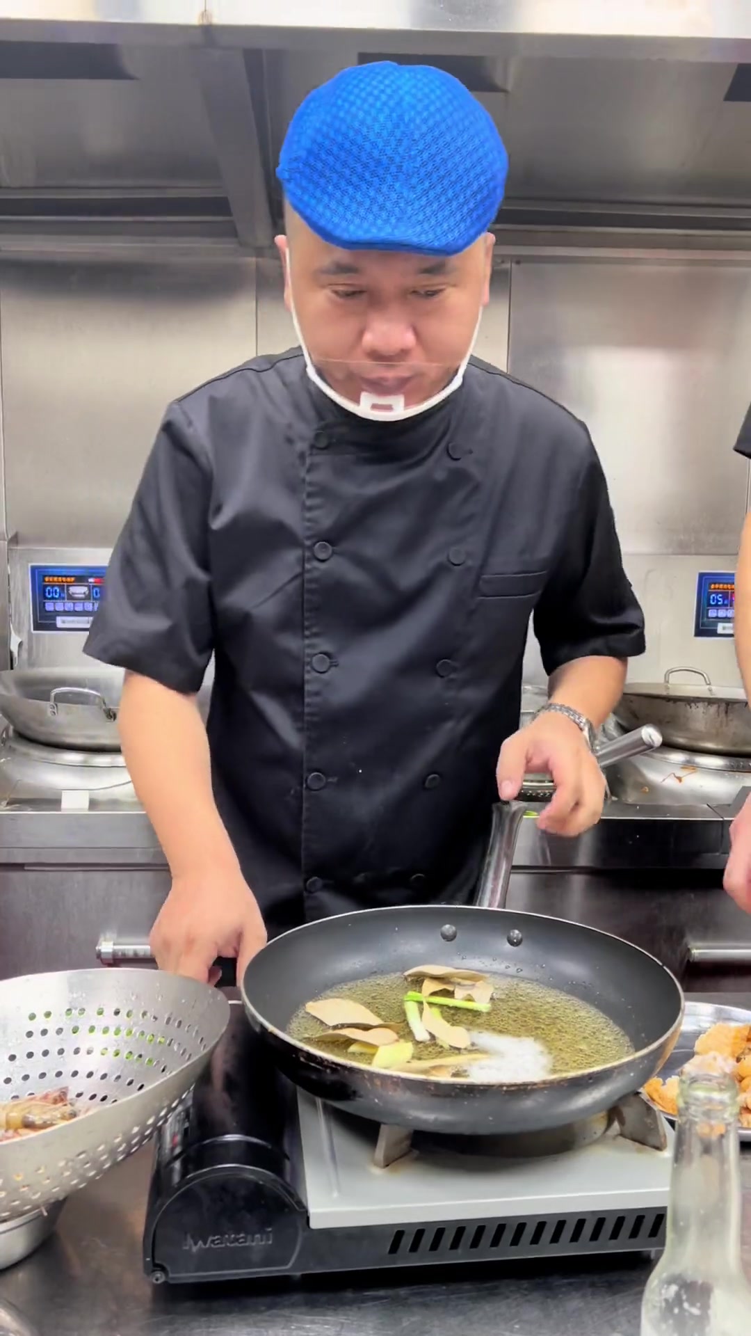 分享一道超级简单的啤酒虾,真的很美味哦!