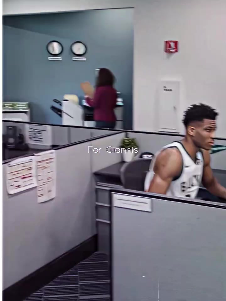 “论肌肉这一块还得是字母哥”