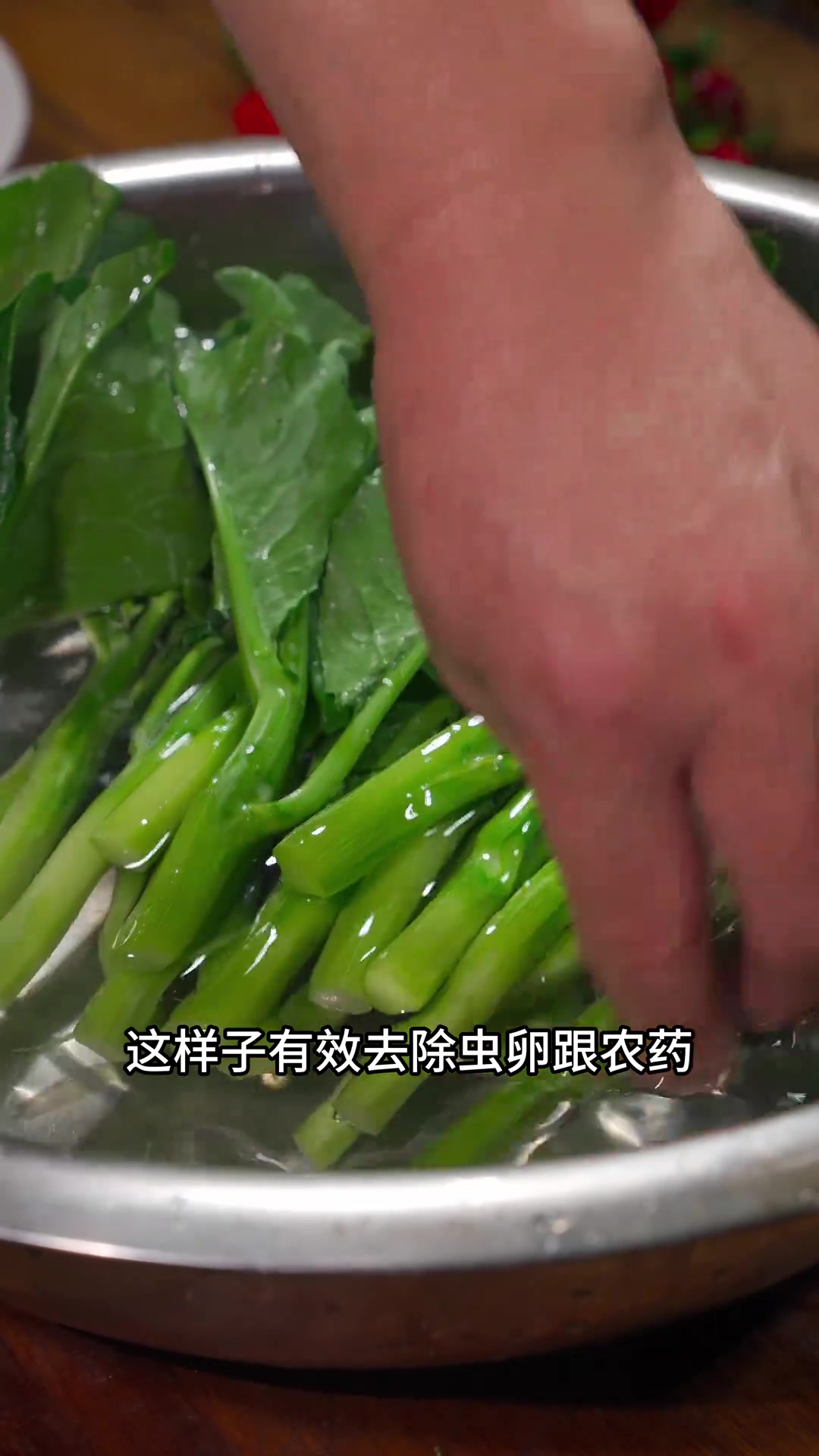 广东茶餐厅白灼芥兰超好吃,这样做翠绿爽口!