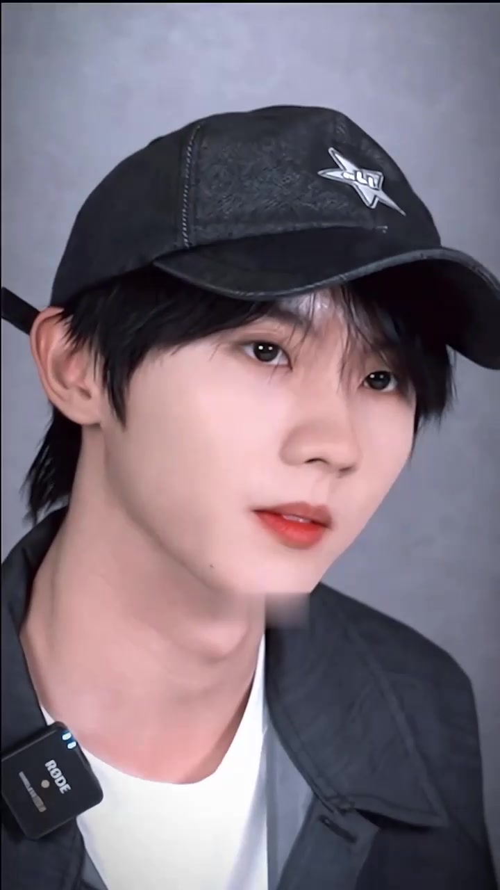 鸭舌帽赛高，真的好帅啊嘉祺！后半段洗脸真的好老公！