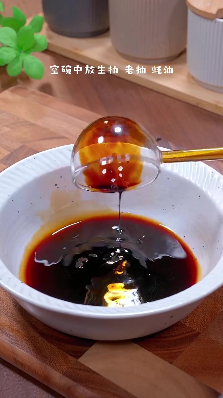 想吃青椒鸡蛋打卤面?试试这做法,酱香浓郁还简单!