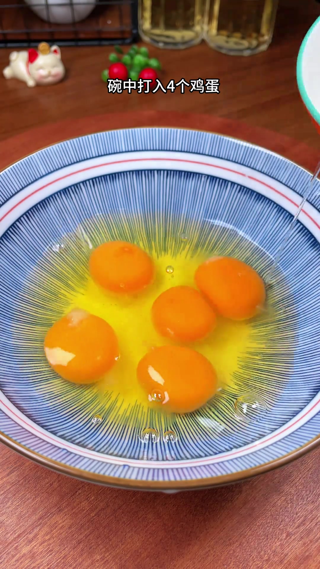 孩子点名要吃的虾皮煎蛋，做法简单营养足，好吃下饭