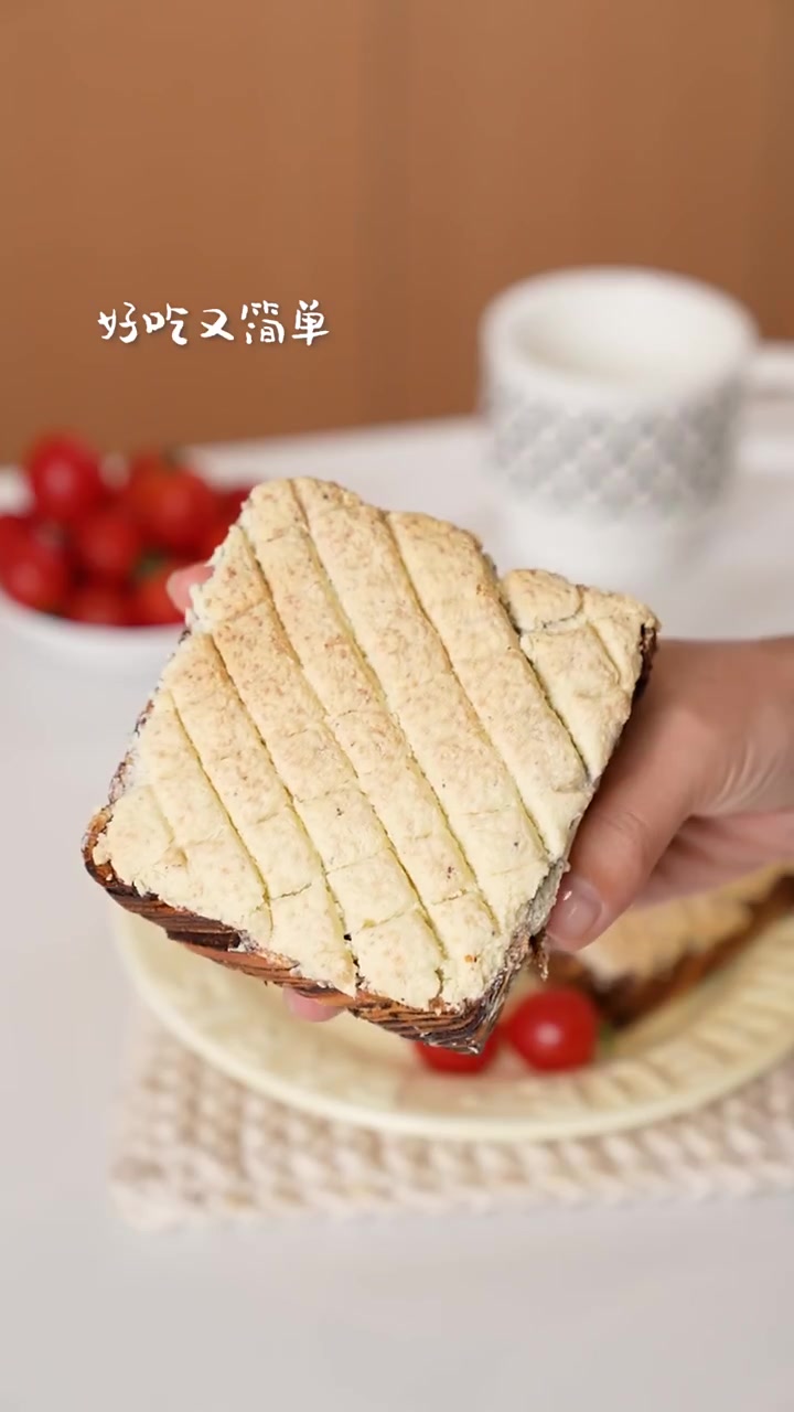 香迷糊了的菠萝奶酥吐司，嘎嘎酥巨好吃！
