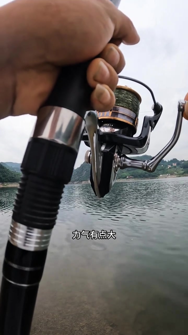 钓到深水鱼要怎样排气、方法来了