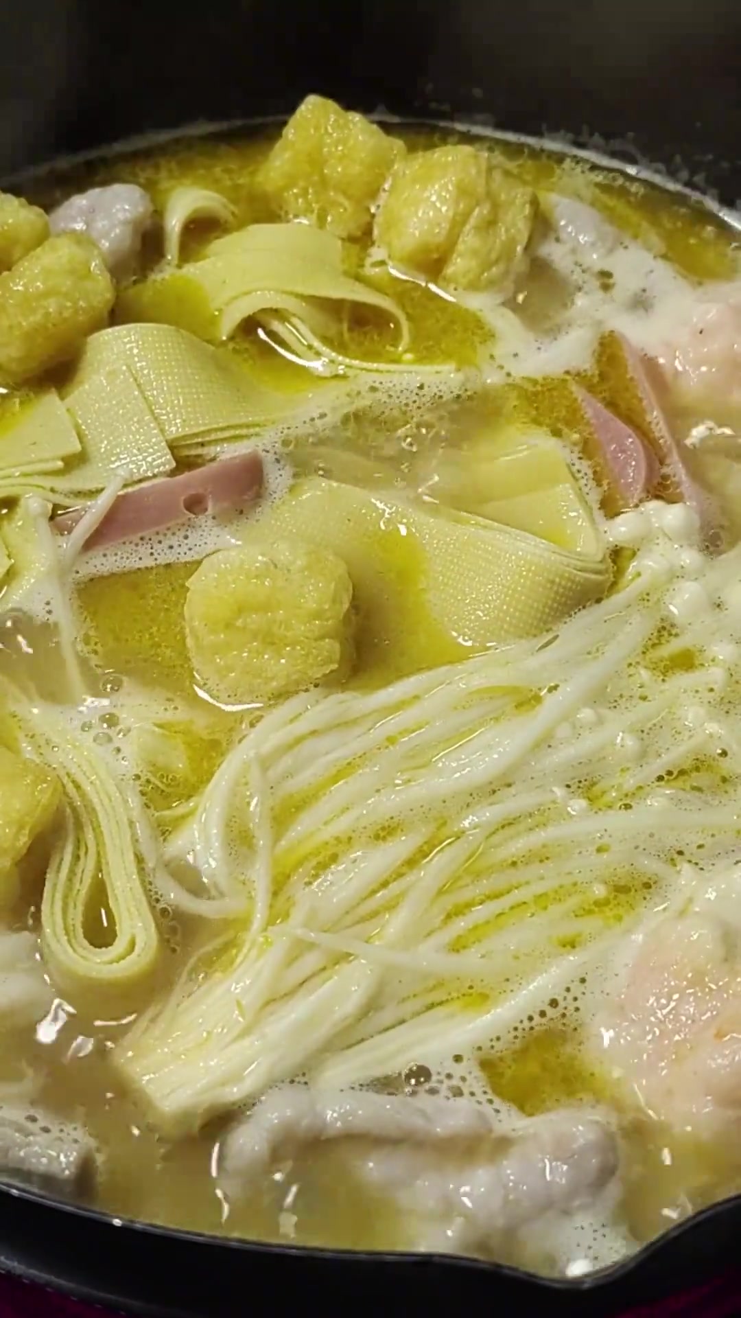 吃麻辣烫吗？热门金汤酸辣麻辣烫好吃到停不下来！