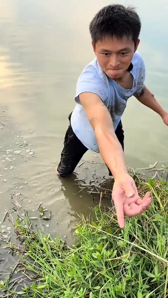 户外钩鳝鱼