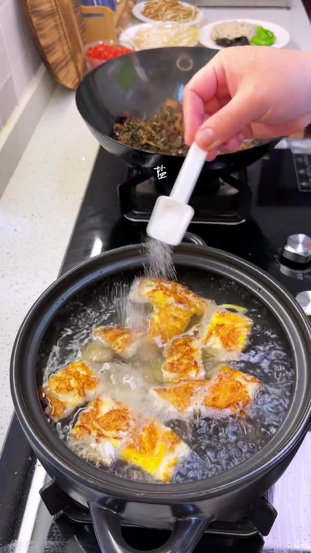 红烧肉烧梅干菜，烧出了妈妈的味道～花蛤豆芽汤是我没想到的鲜美～清炒藕片有个好听的名字叫荷塘