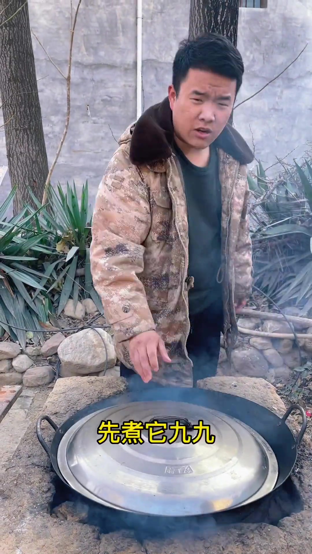 鸸鹋蛋跟鸵鸟蛋你们没吃过吧,确实比鸡蛋吃起来要香,就是太太太贵……