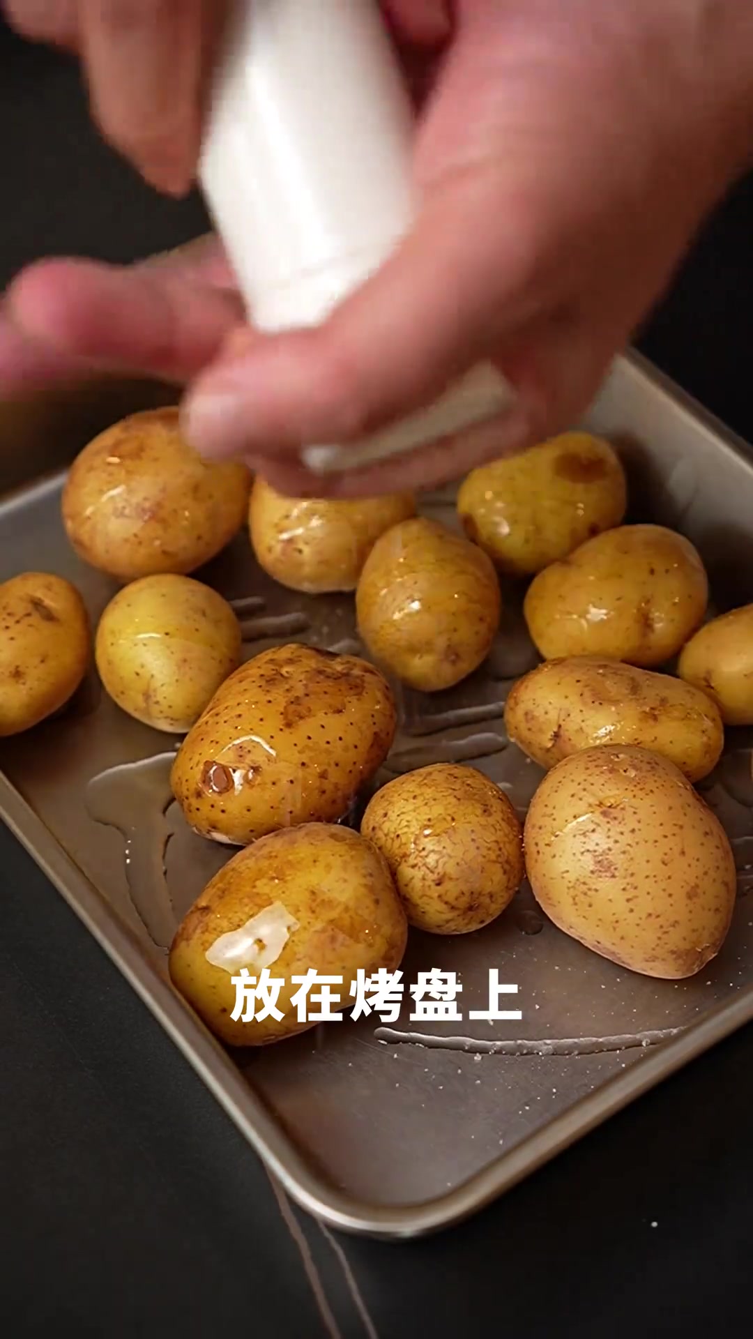 让鸡腿更好吃——胡萝卜炖鸡腿佐蜂蜜香梨