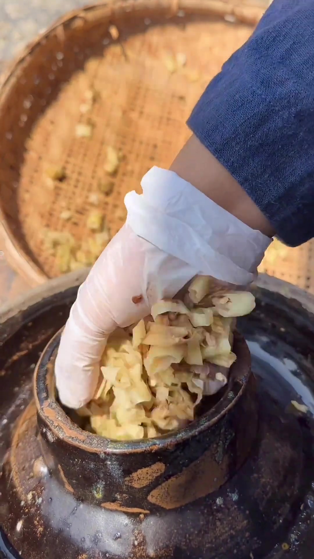 湖南白辣椒的做法,小时候最喜欢吃的一道菜,卜辣椒炒肉,至今都念念不忘?
