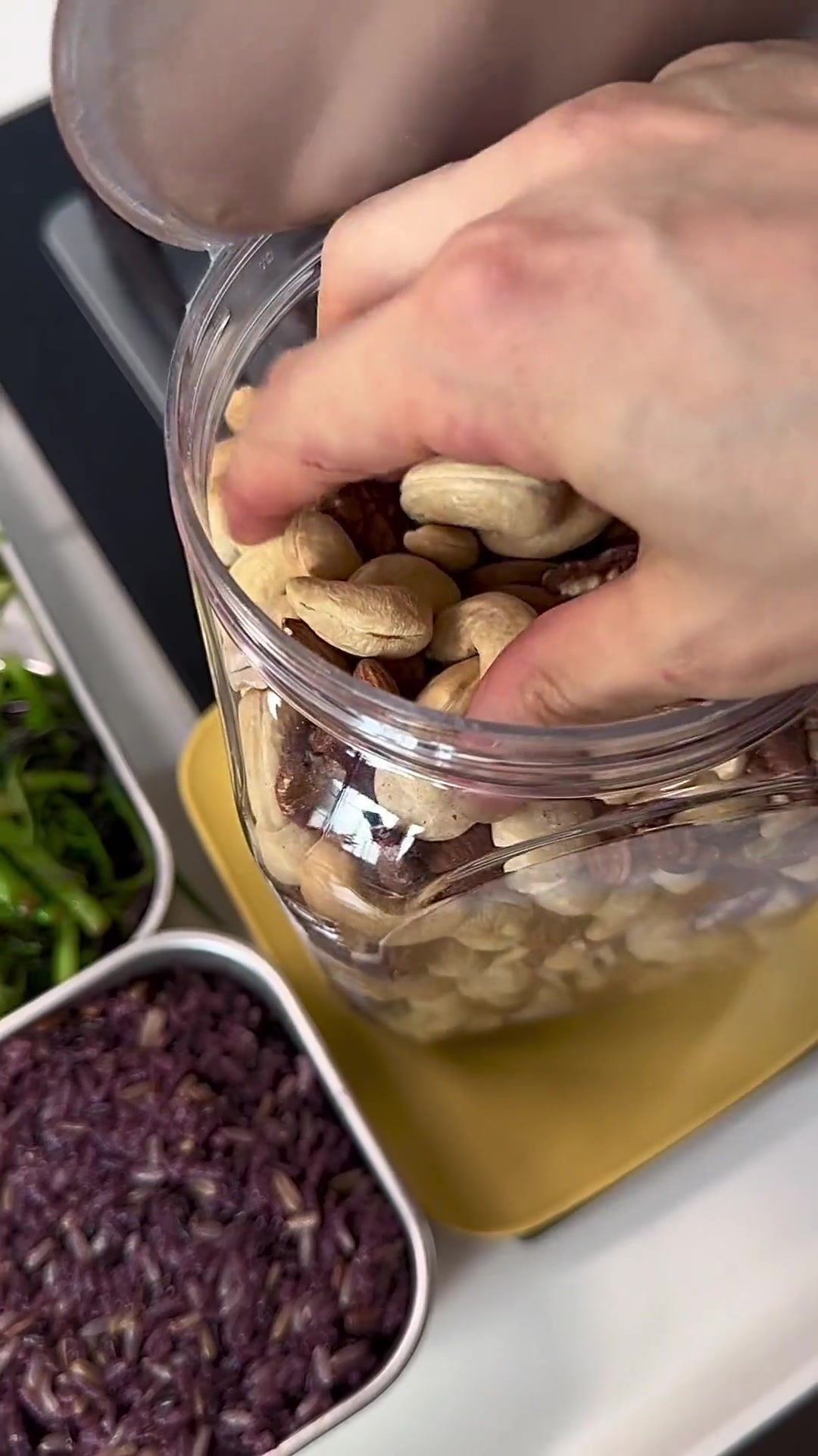 高考倒计时还有13天，帮闺蜜家读高三的孩子加餐，烧了羊肚菌焖肉，天麻太子参鸡汤，元贝厚蛋烧