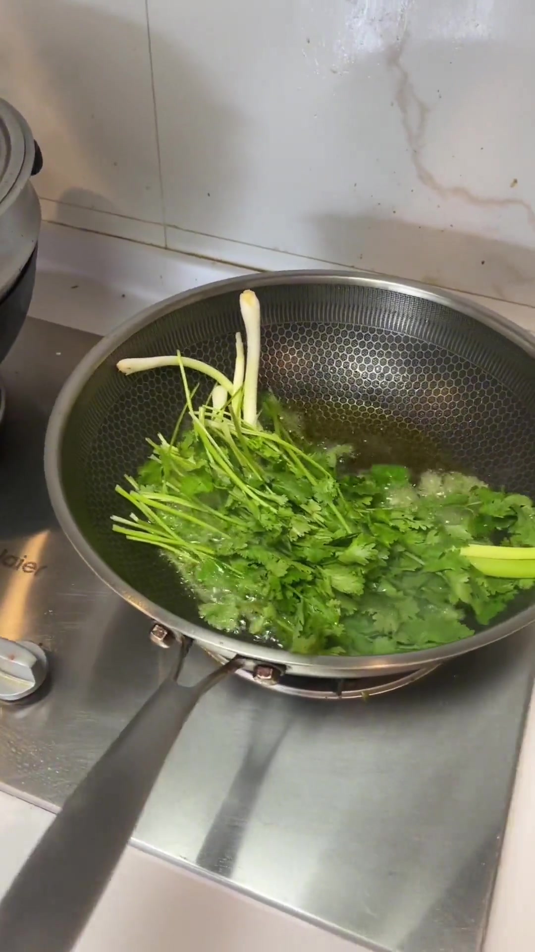 自制超哇塞辣椒油,香脆花生米这样做超简单!