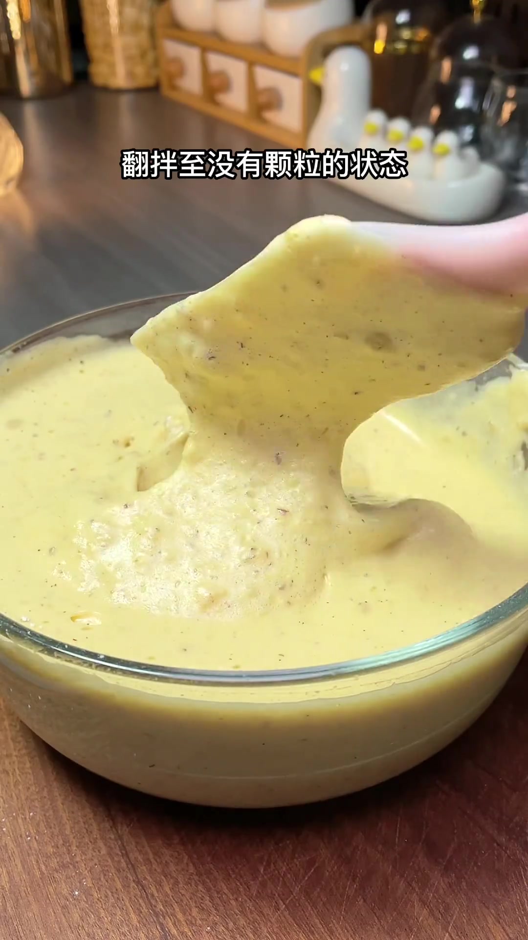 给孩子做点热乎乎的红枣小蛋糕,做法也简单,松软香甜好吃又解馋