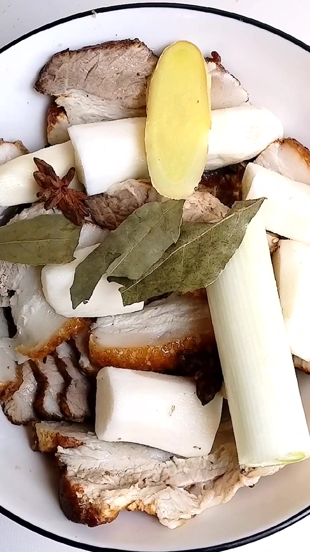 新鲜五花肉做扣肉,加山药等食材上锅蒸超香!