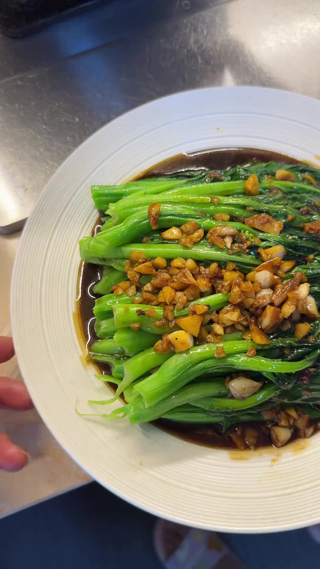 绿色的菜只要做得好,也能瞬间勾起食欲!简单又好吃的白灼菜心!