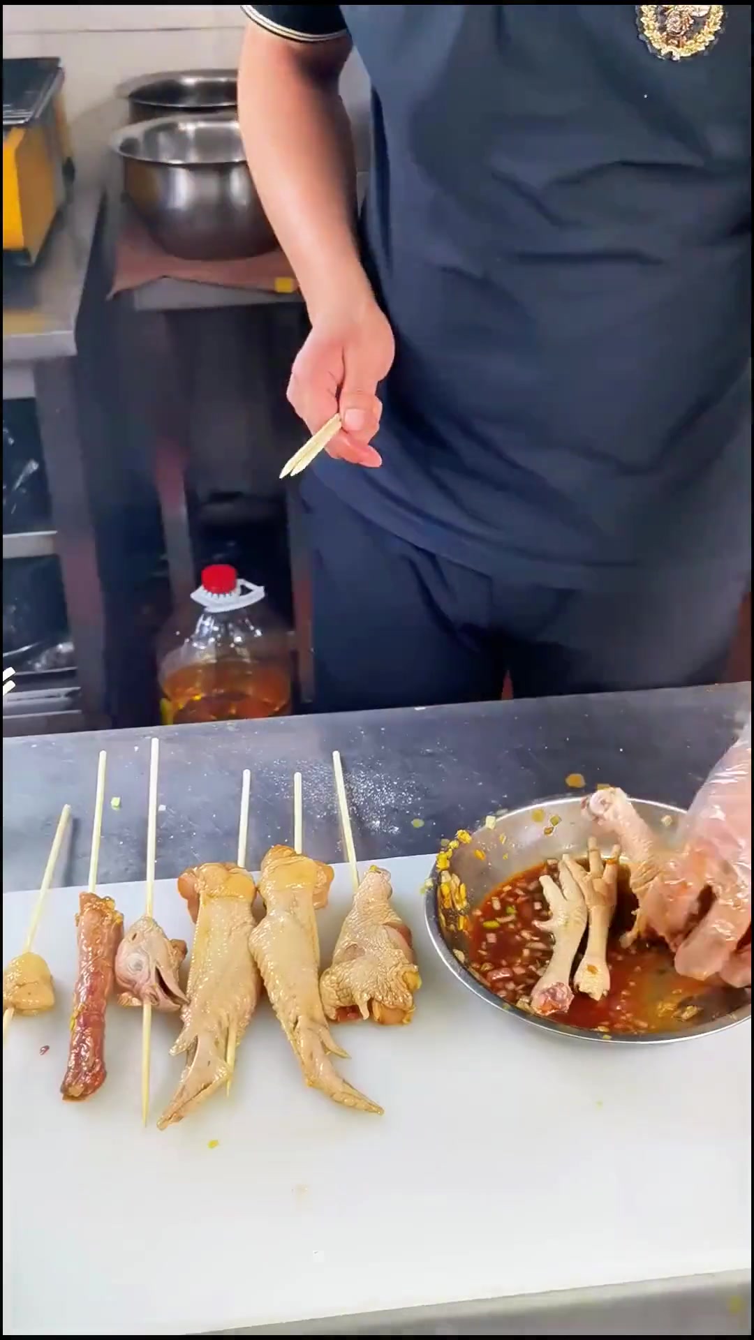 一鸡多烤,你们觉得鸡身上哪个部位烤的最好吃
