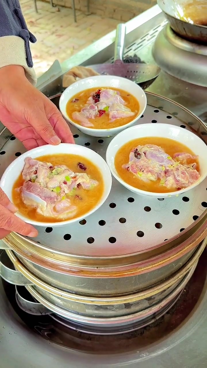 地方特色美食碗蒸羊羔肉你学会了吗?