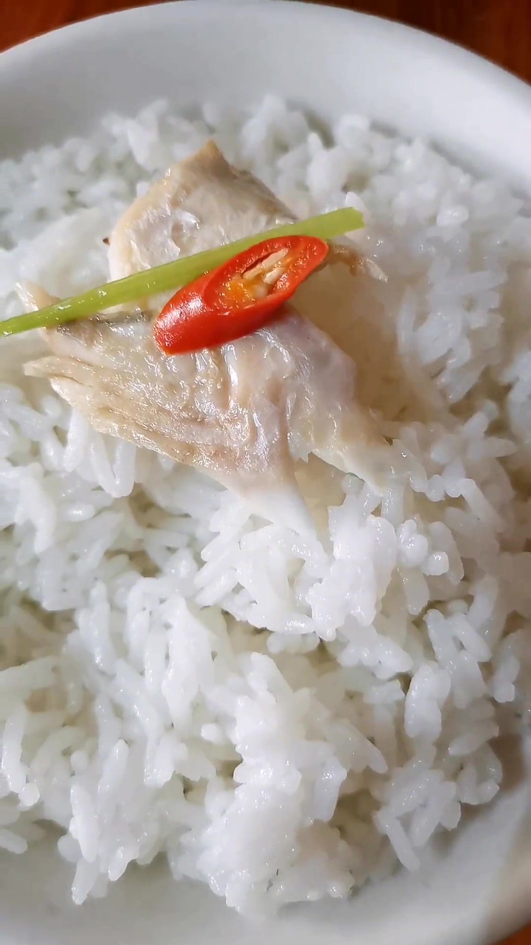 今天做竹仔鱼焖豆酱!一不小心炫了三碗饭!